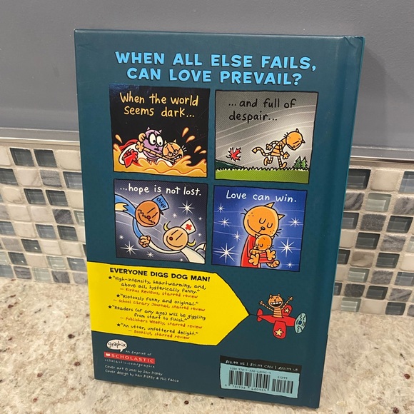 Dog Man Mothering Heights Comic Book Dav Pilkey - Picture 3 of 3